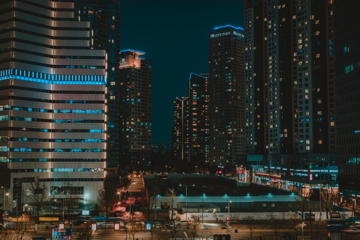 giant wall city night